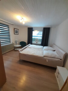 Schlafzimmer 1 (EG)